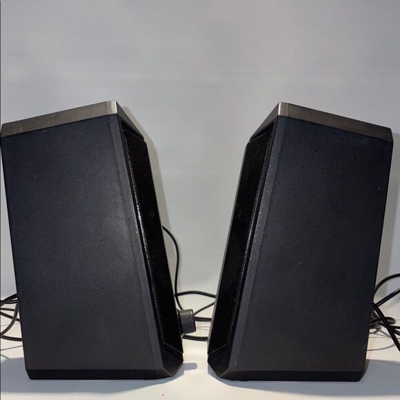 Black Portable Speakers with Stereo Sound - Picture 6 of 7